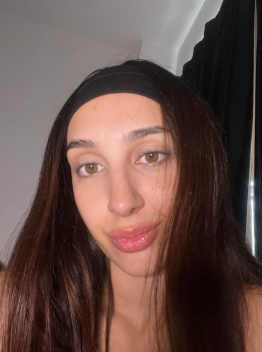 <em>Ana Maria F.</em>